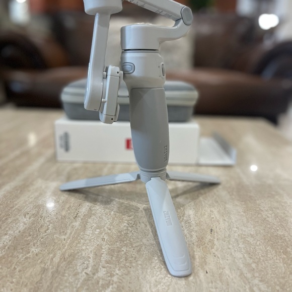 ZHYUN smooth Q4 combo. Blogging stabilizer. - Picture 4 of 6